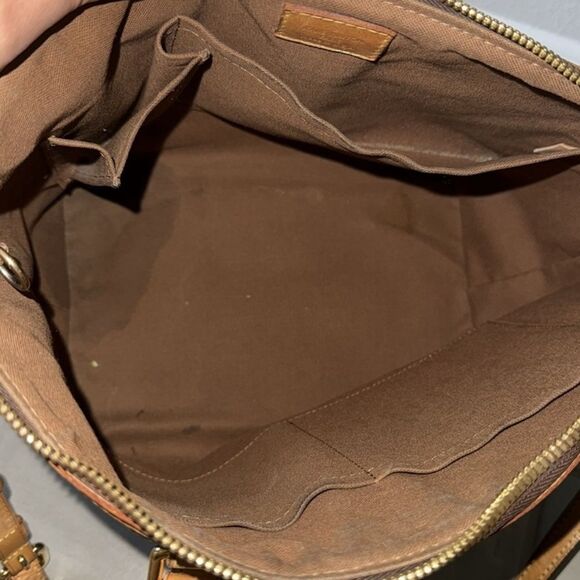 LV Palermo PM rare bag to find in such great condition comes with strap classic - Picture 14 of 14